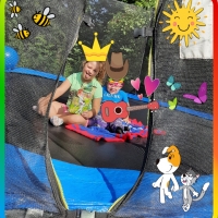 Oliwka i Fabian i ich trampolina :) 
